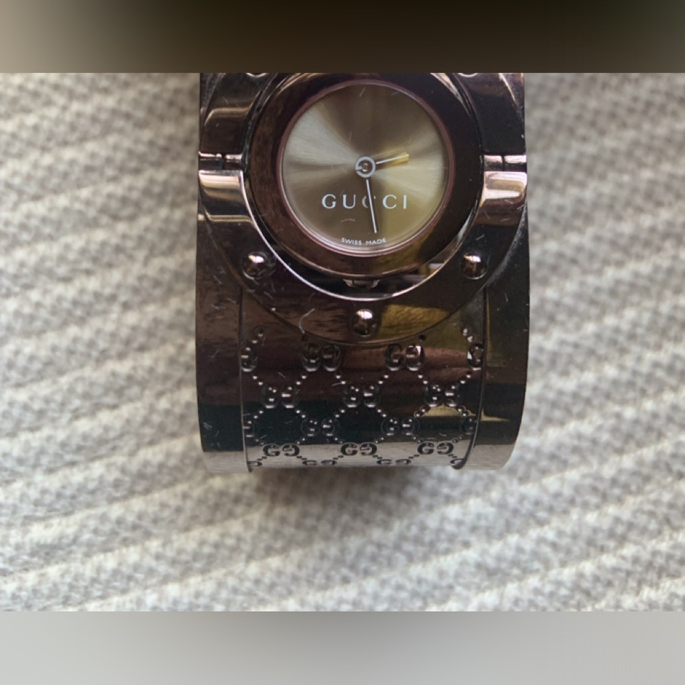 Almost new GUCCI twirl watch with box, beautiful brown metallic - Picture 2 of 7
